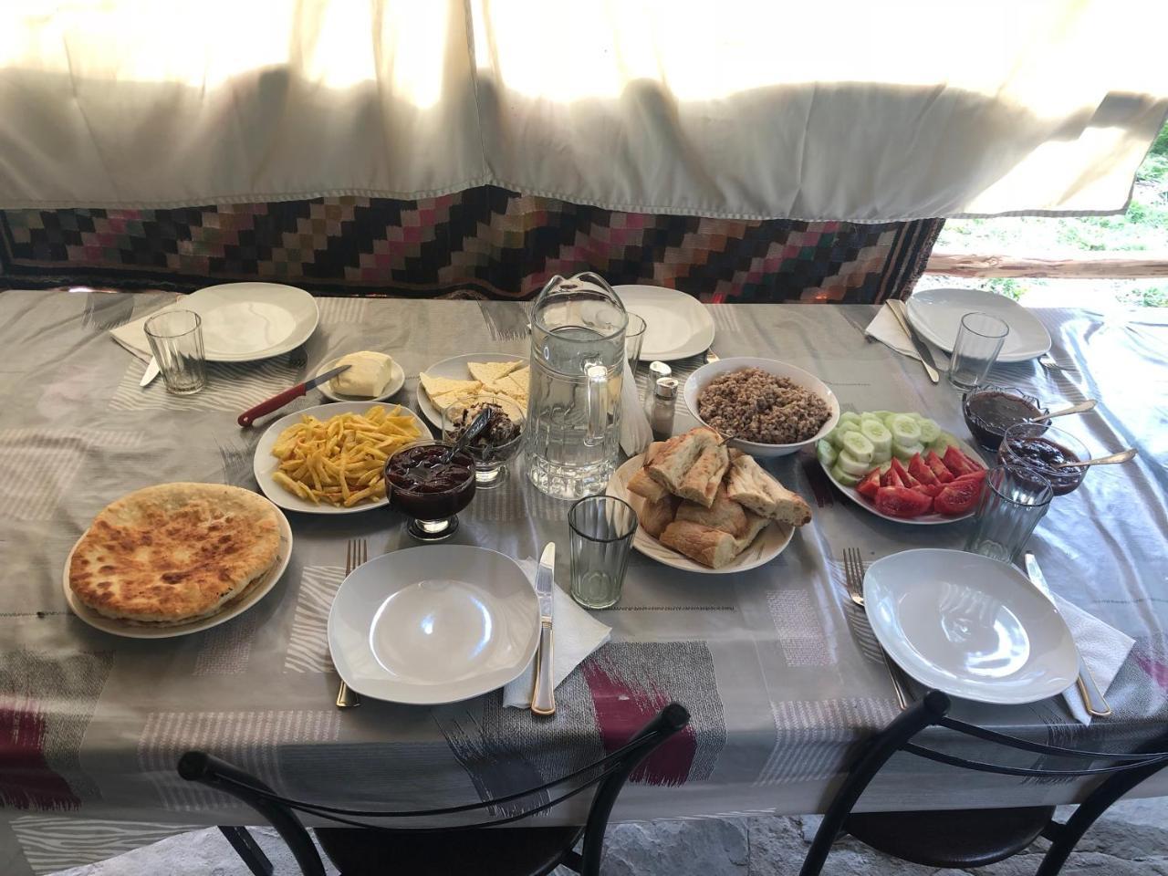 Pirikiti Ξενοδοχείο Akhmeta Εξωτερικό φωτογραφία