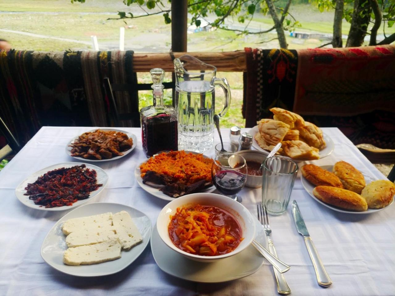 Pirikiti Ξενοδοχείο Akhmeta Εξωτερικό φωτογραφία